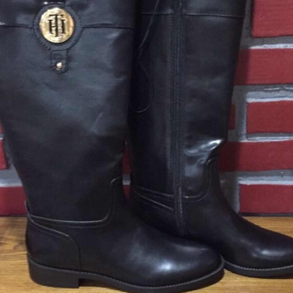 Tommy Hilfiger boots - Picture 1 of 3
